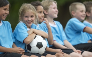 Kids playing soccer at risk for knocking out a permanent tooth