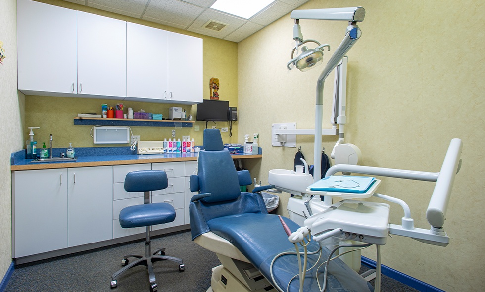 Pediatric dental treatment room